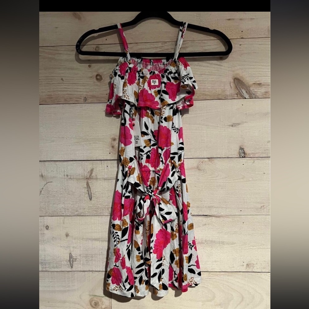 Brand new tags still on!! Size large 14/16 juniors dress
